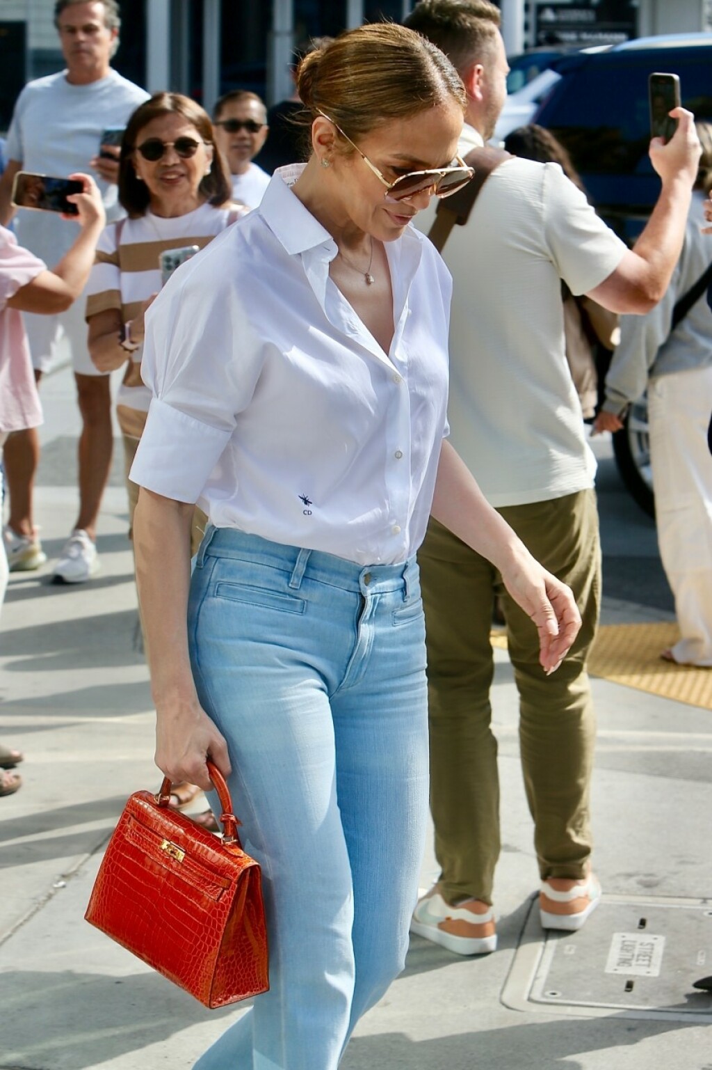 Jennifer Lopez nosi torbu Kelly modne kuće Hermes