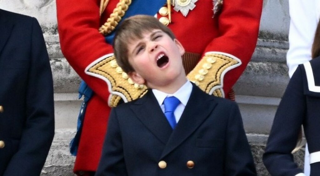 Princ Louis na balkonu Buckinghamske palače - 1