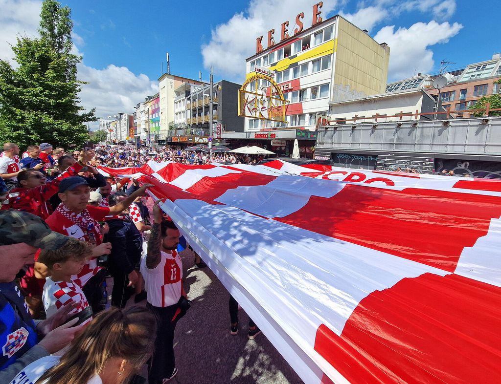 Velika hrvatska zastava u Hamburgu