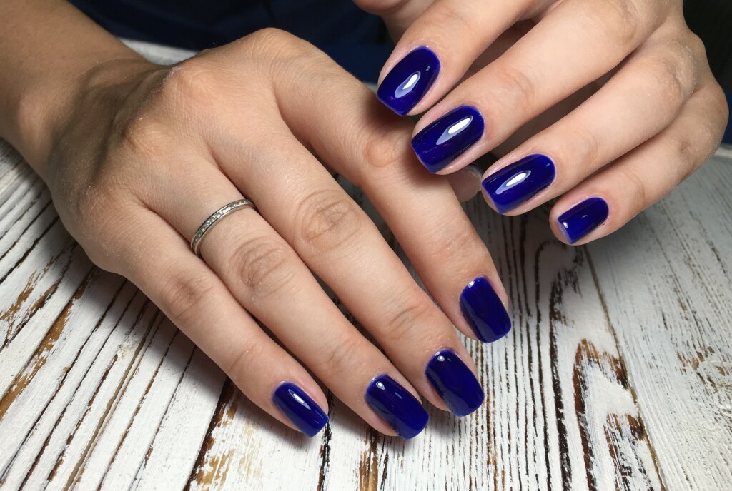 Plave manikure su stvorene za ljeto