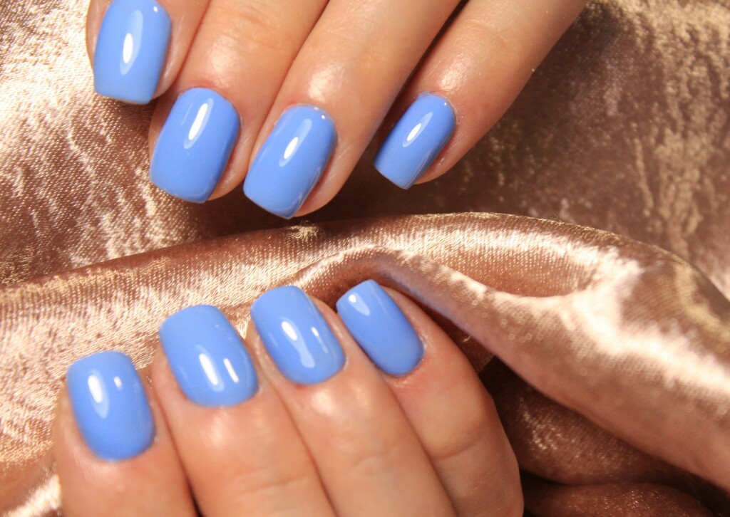 Plave manikure su stvorene za ljeto
