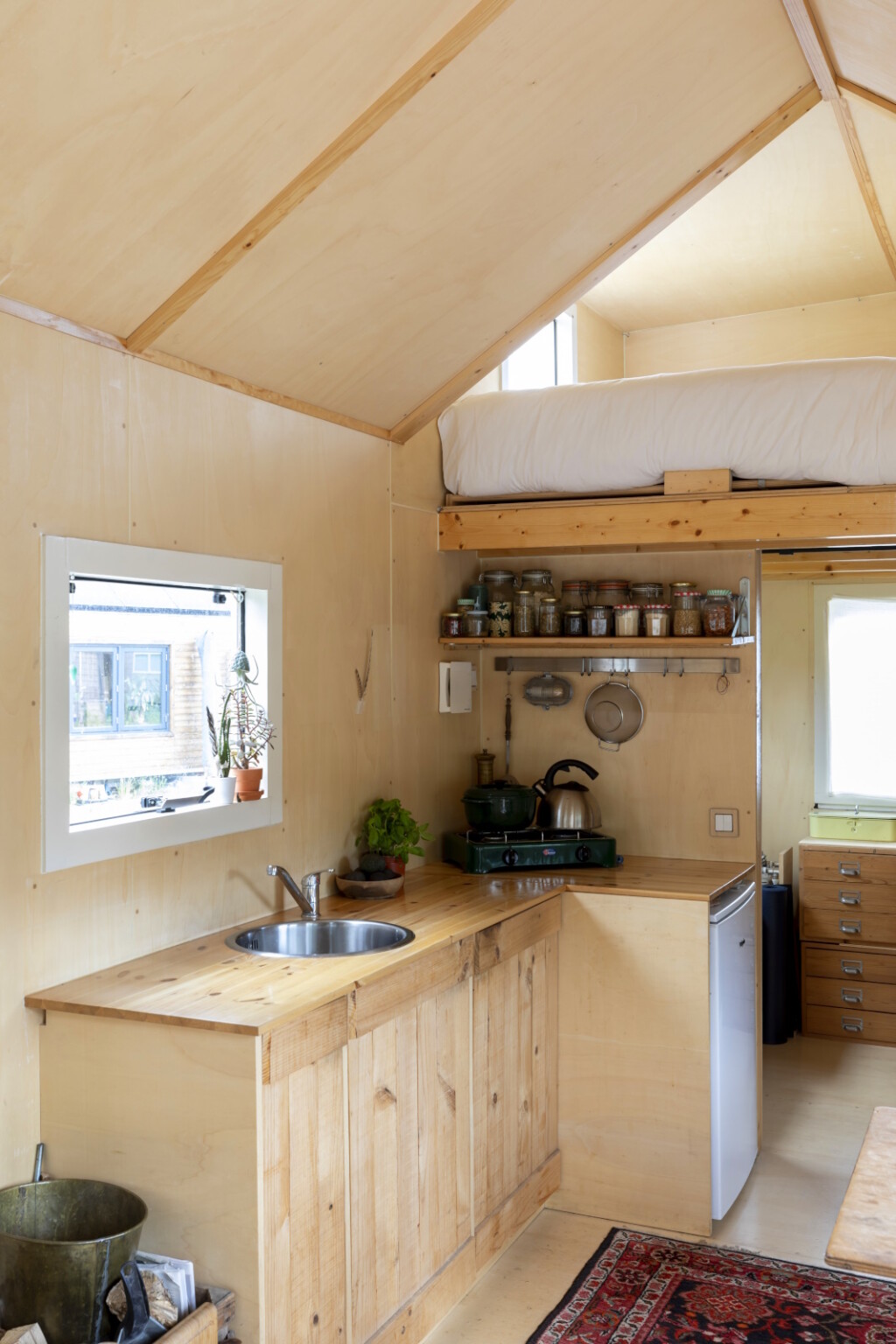 Mala kuhinja sasvim dovoljne veličine