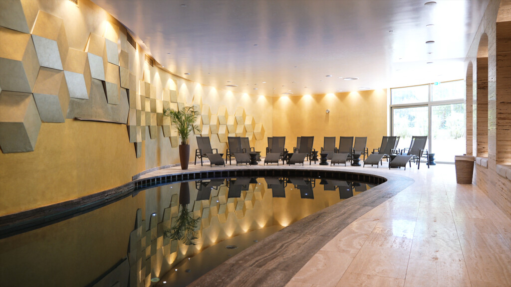 Alhambrina spa-zona sadrži saune i unutarnji bazen s grijanom morskom vodom