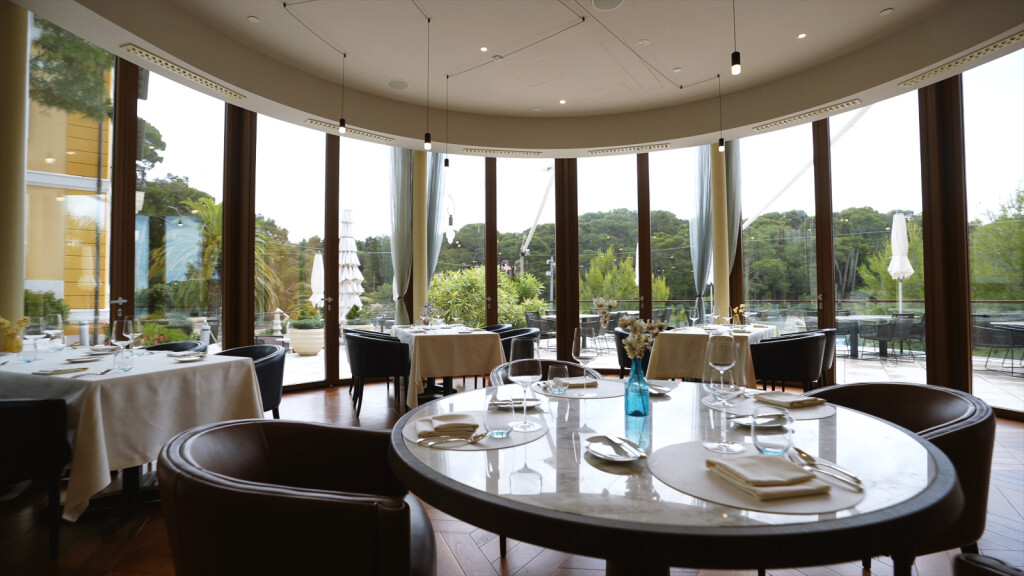 Restoran Alfred Keller je nagrađen Michelinovom zvjezdicom i uvršten u renomirani vodič Gauillt Milleu.