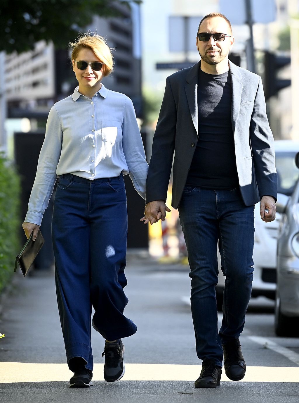 Iva Mertić Tomašević u tenisicama i širokim trapericama na drugom krugu lokalnih izbora - 2