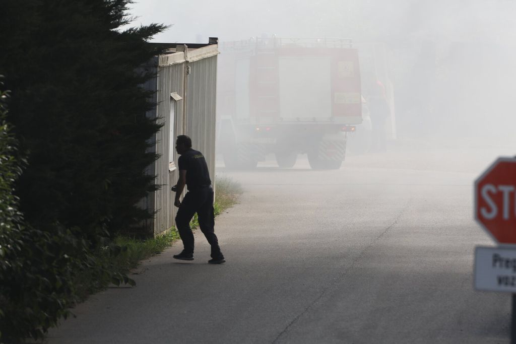 Vatrogasci gase požar kod Jakuševca