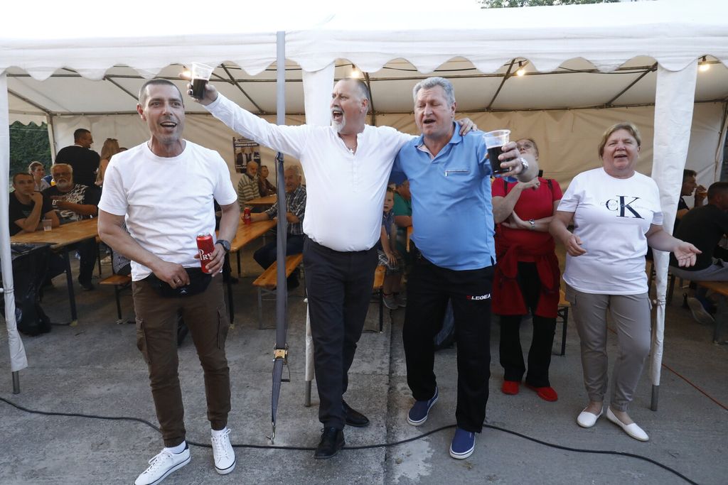 Marijan Pavliček i Tin Kovačić, reporter Dnevnika Nove TV
