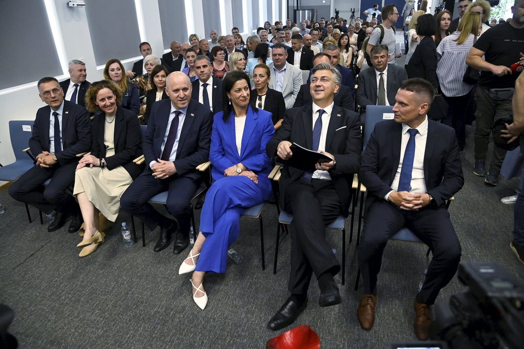 Premijer Andrej Plenković u posjetu Sisku - 7