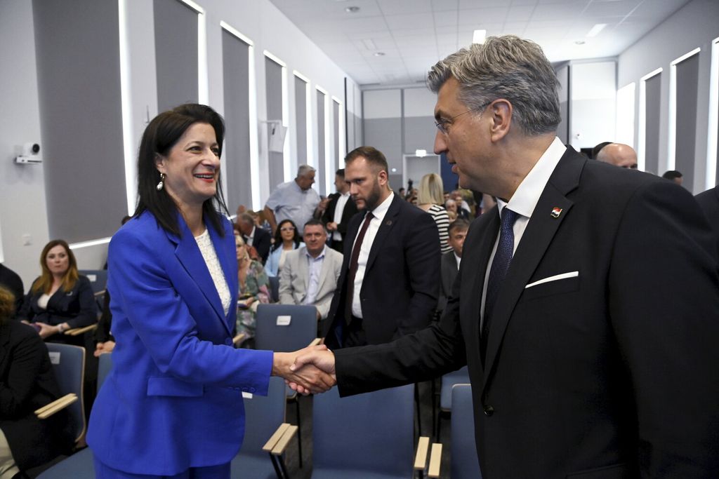 Premijer Andrej Plenković u posjetu Sisku - 7