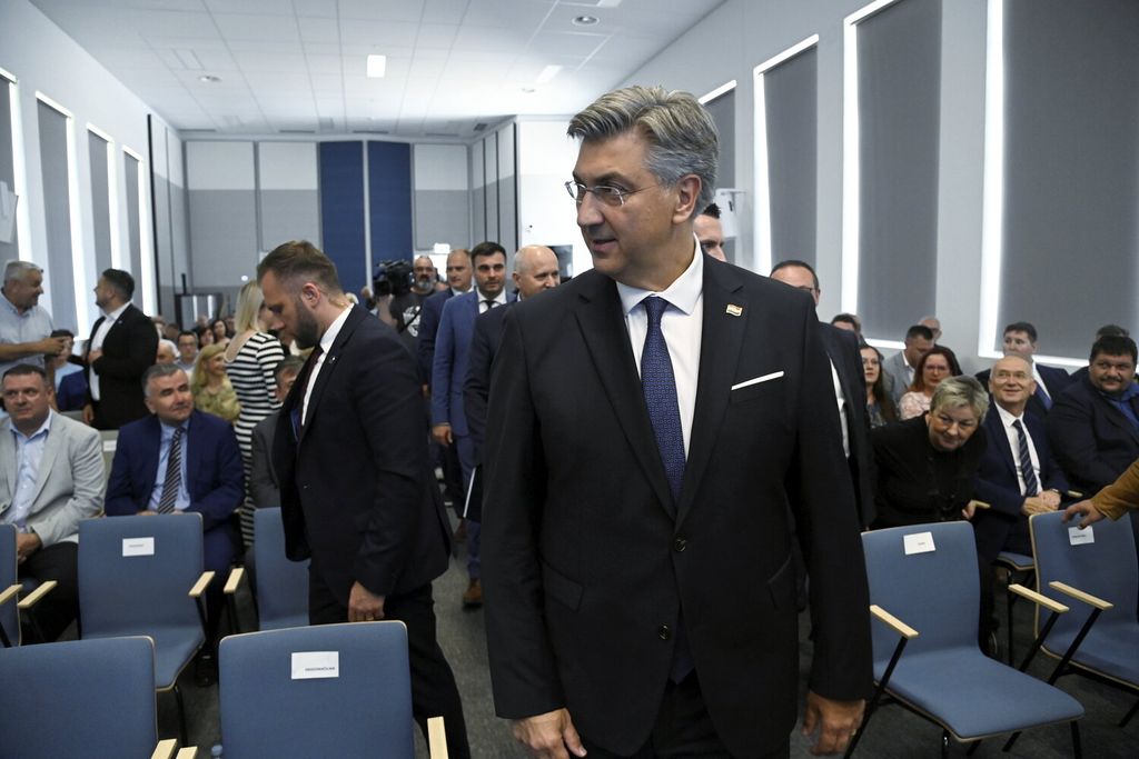 Premijer Andrej Plenković u posjetu Sisku - 7