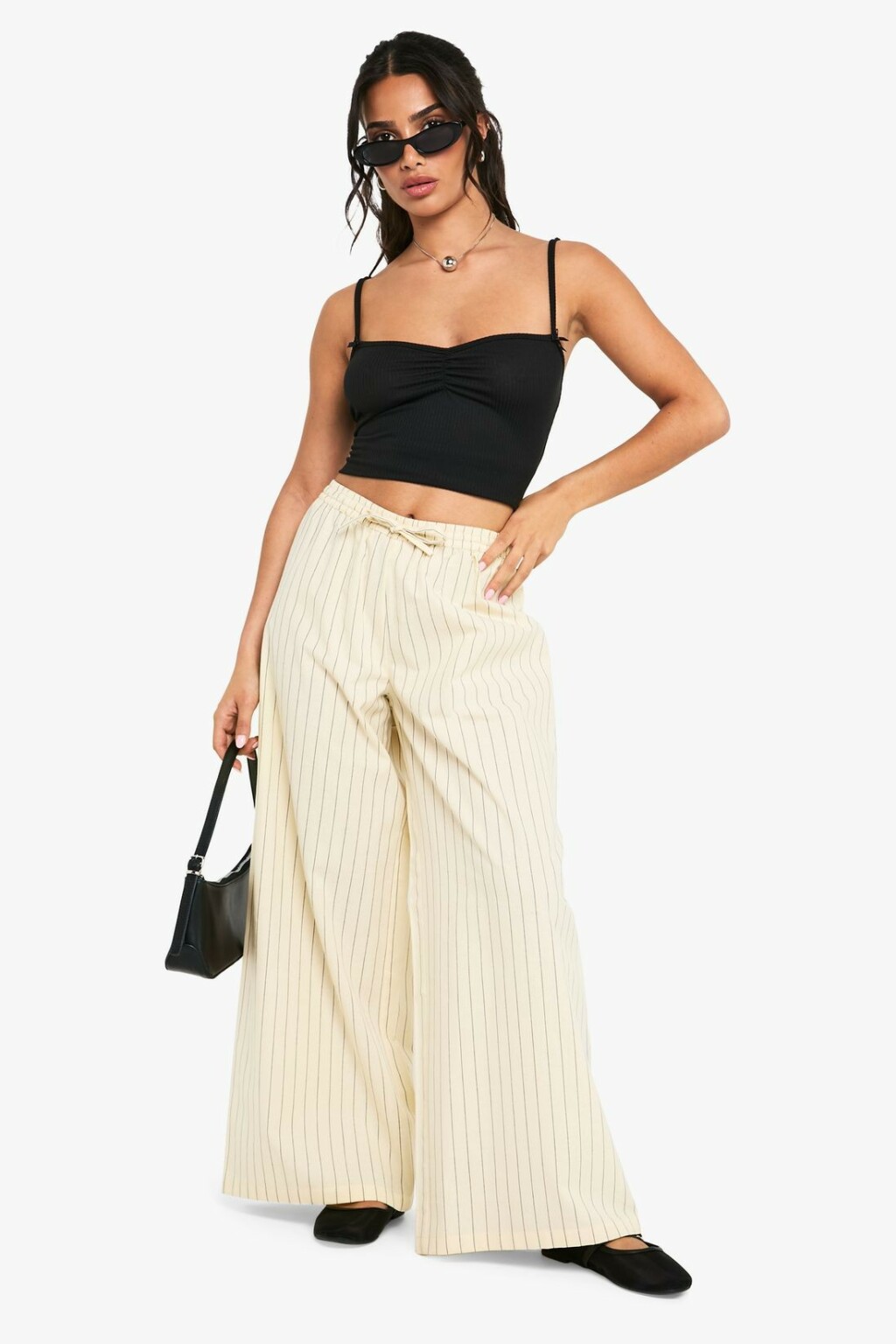 Boohoo hlače, 17,10 eura