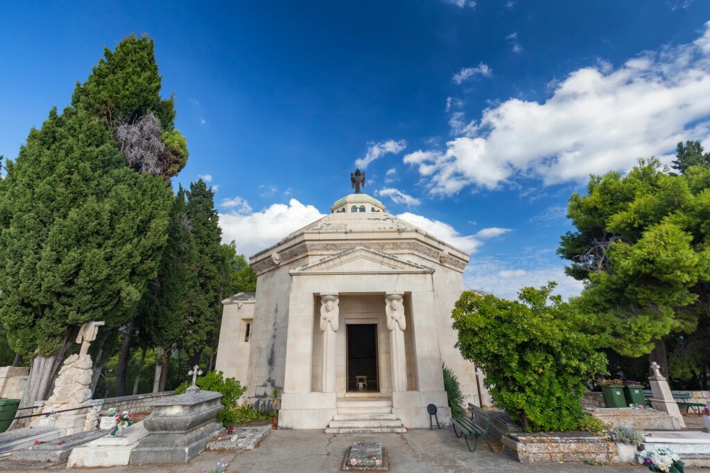 Groblje sv. Roka, Cavtat
