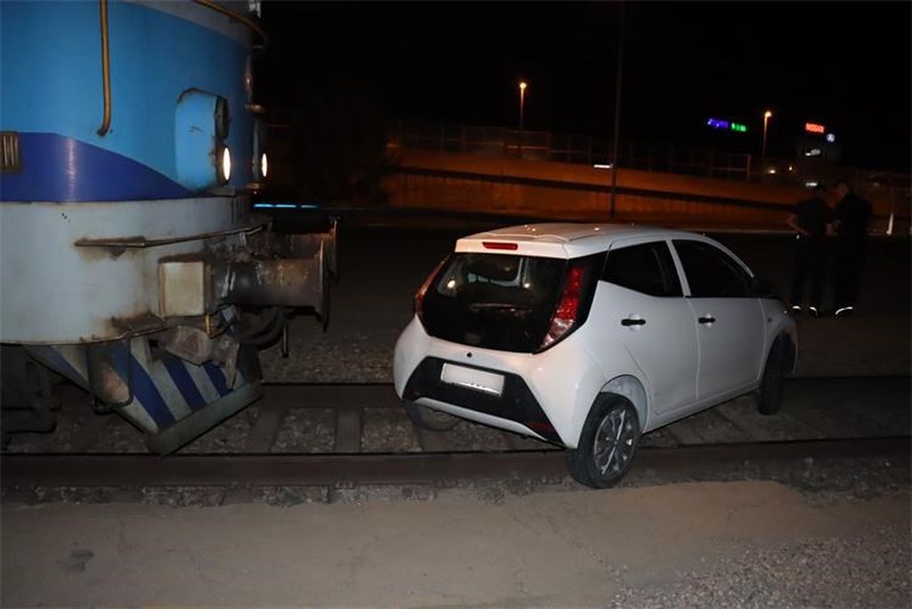 Uhićena vozačica- prouzročila prometnu nesreća kod željezničke postaje Odra - 3