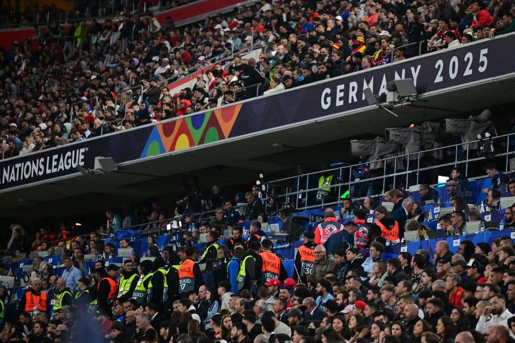 Navijač pao s tribine