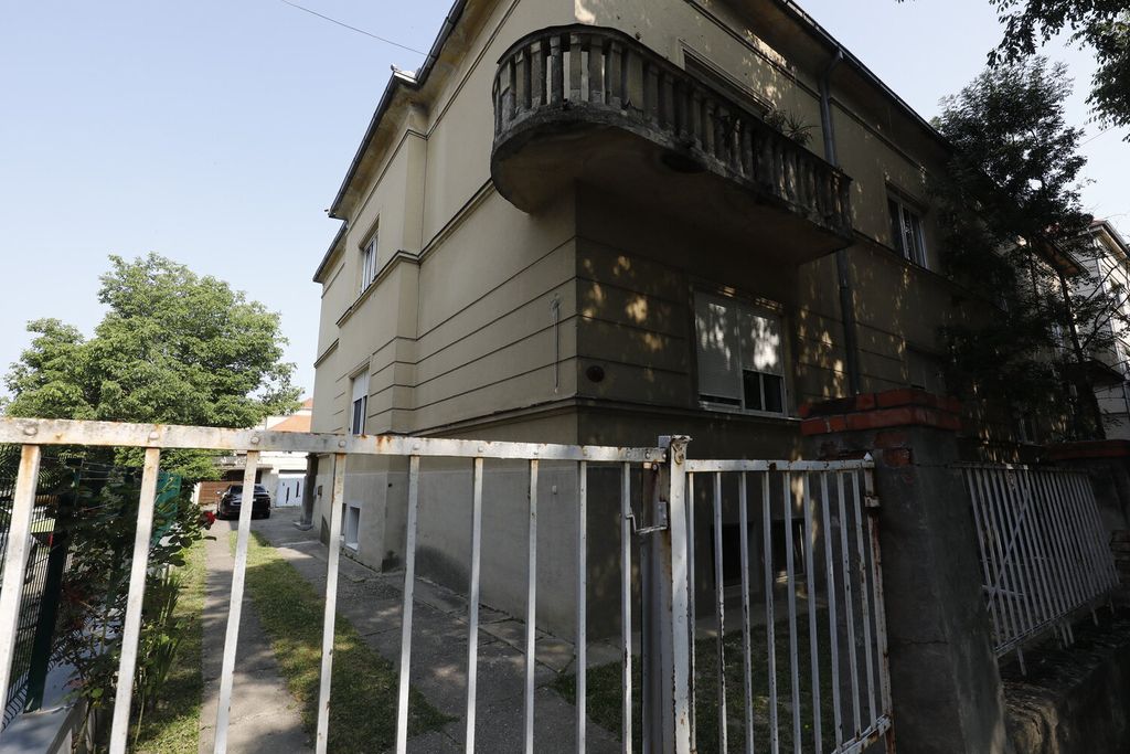 Policija ispred kuće Josipa Škorića - 9