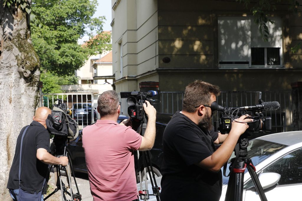 Policija ispred kuće Josipa Škorića - 9