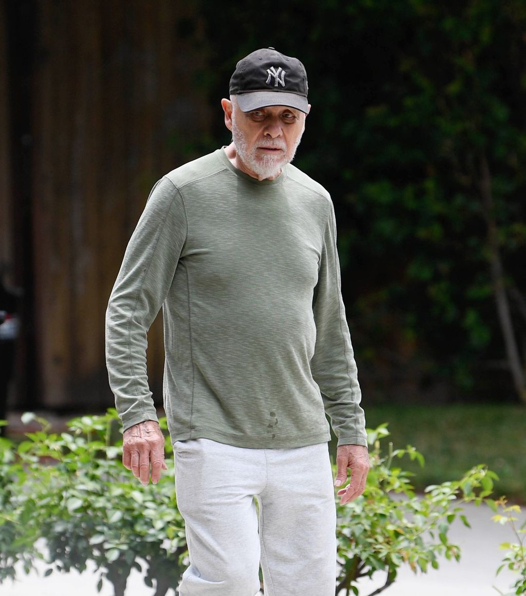 Hector Elizondo - 1