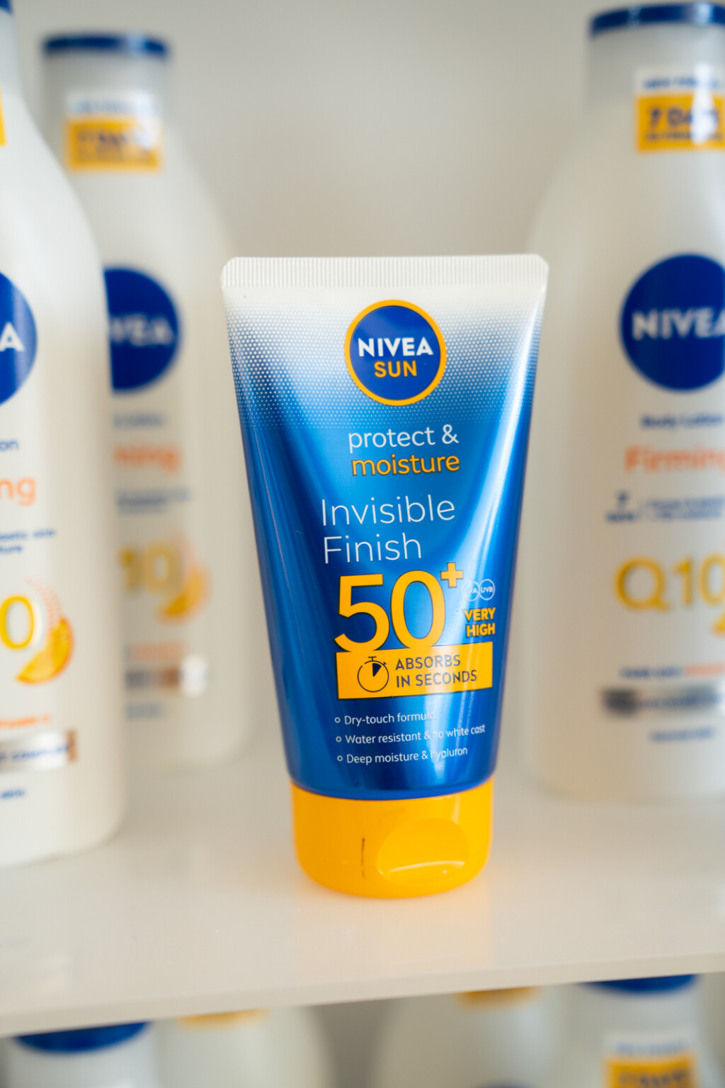 Nivea Sun Protect & Moisture Invisible Finish losion