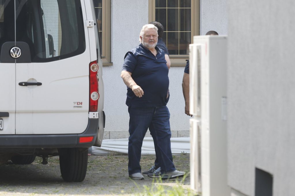 Policija ispred kuće Josipa Škorića - 9