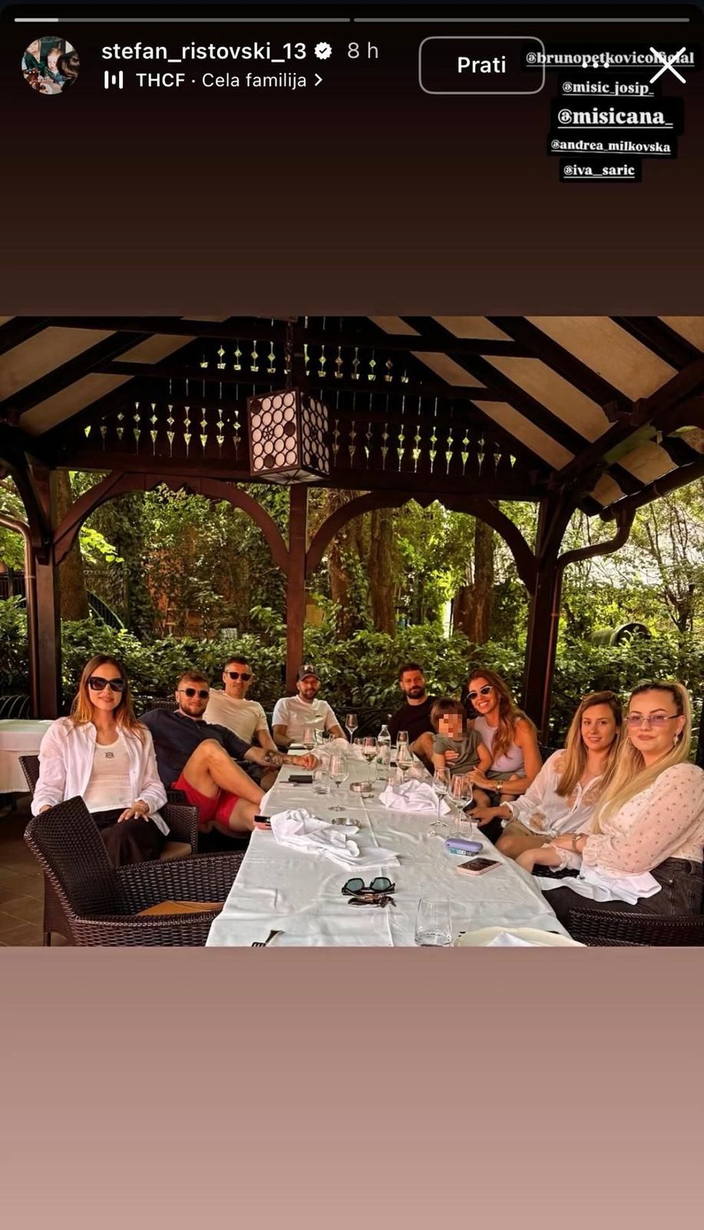 Bruno Petković i suigrači iz Dinama