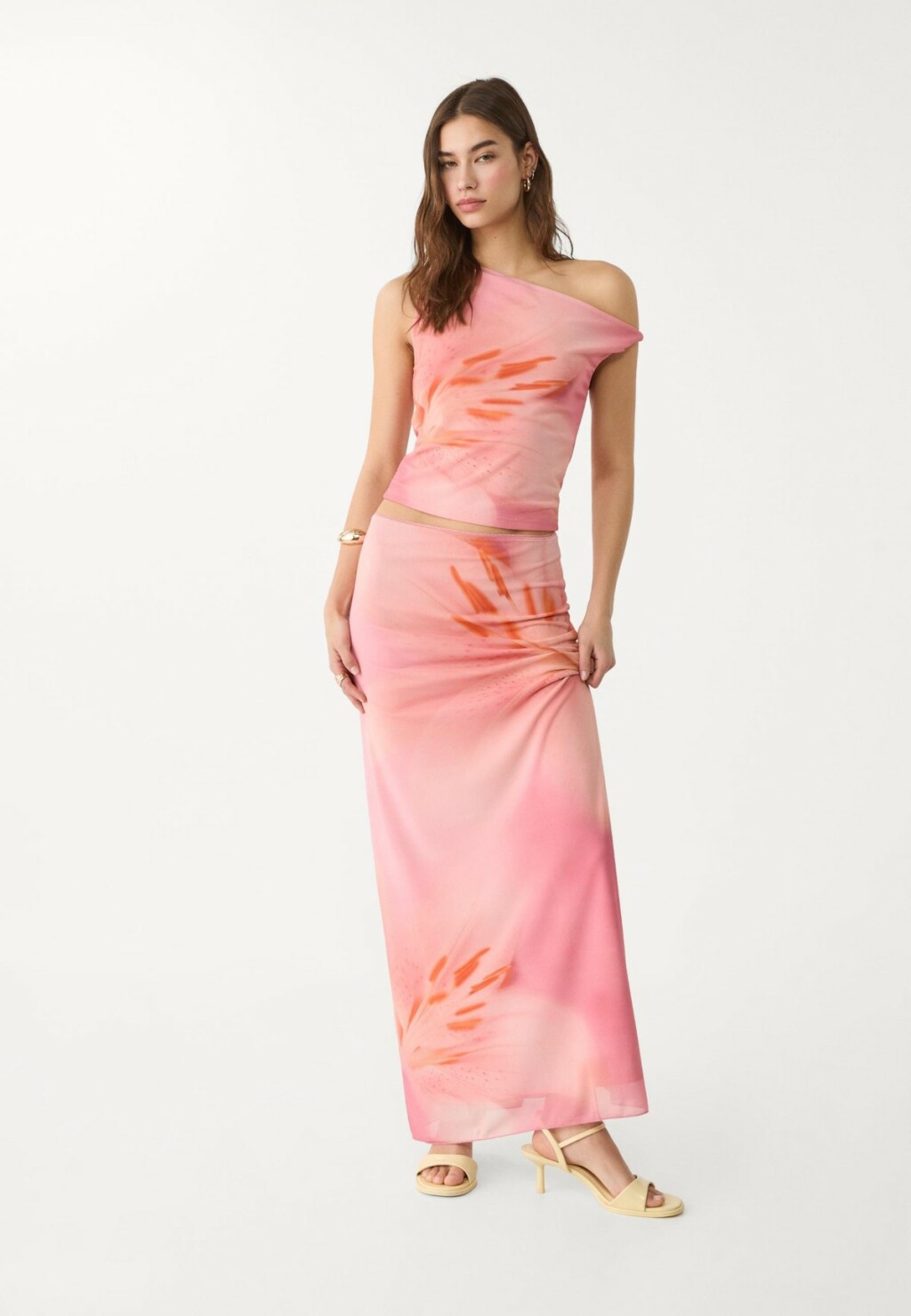 Stradivarius, 15,99 + 22,99 eura