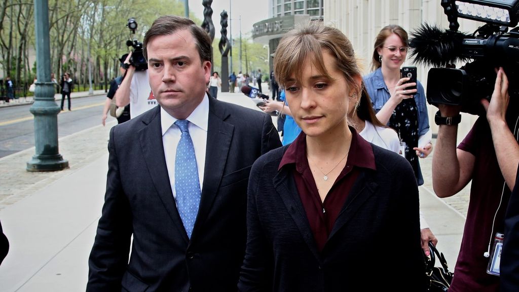 Allison Mack - 4