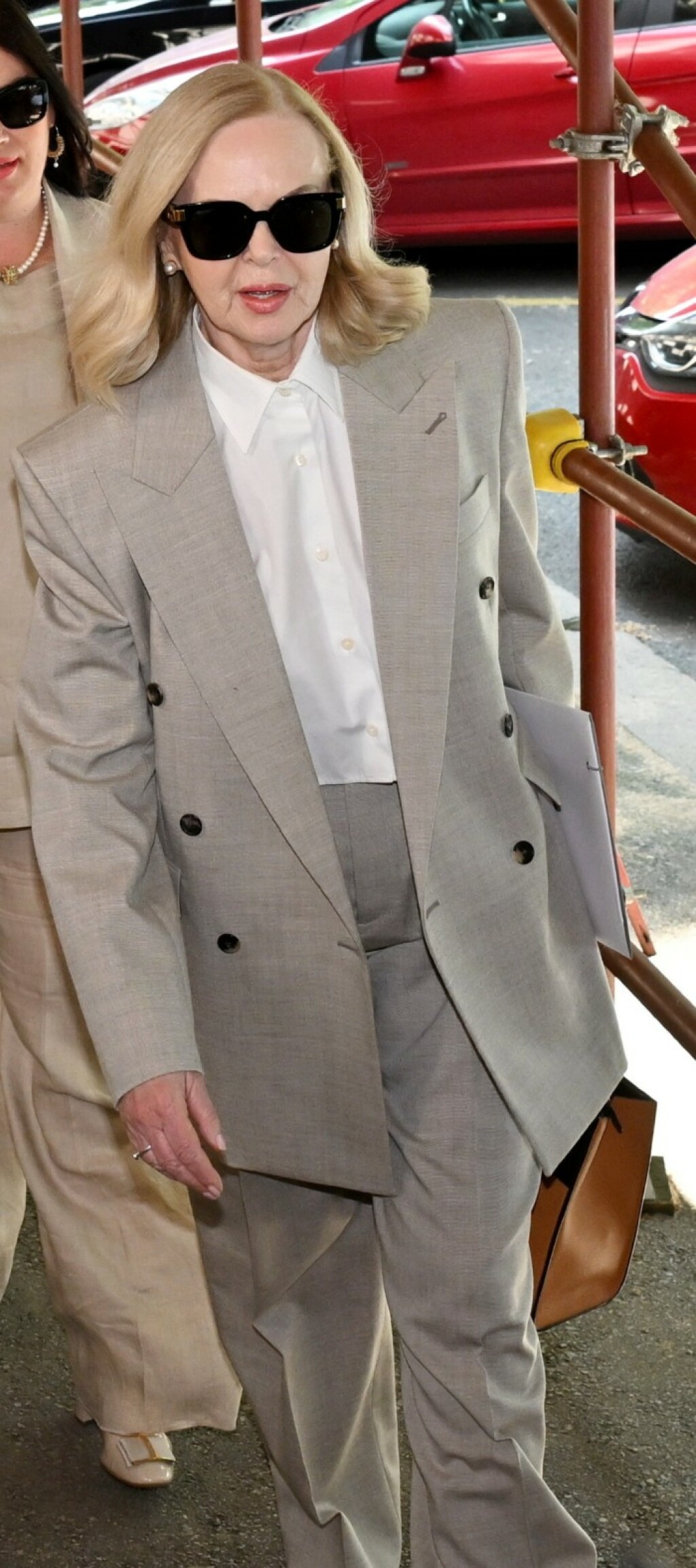 Jadranka Sloković u odijelu i natikačama 2025. - 4