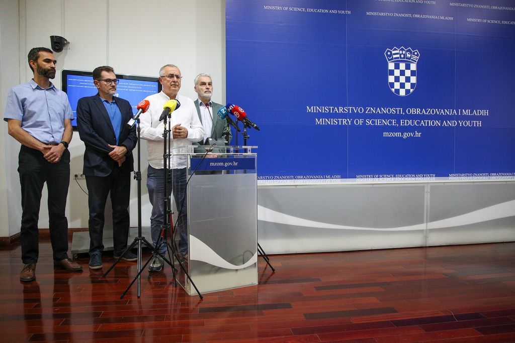 Izjava za medije nakon potpisivanja sporazuma MZOM sa sindikatima - 13
