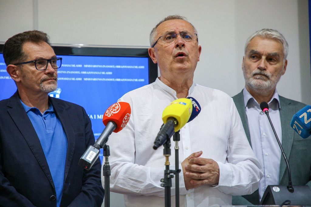 Izjava za medije nakon potpisivanja sporazuma MZOM sa sindikatima - 13