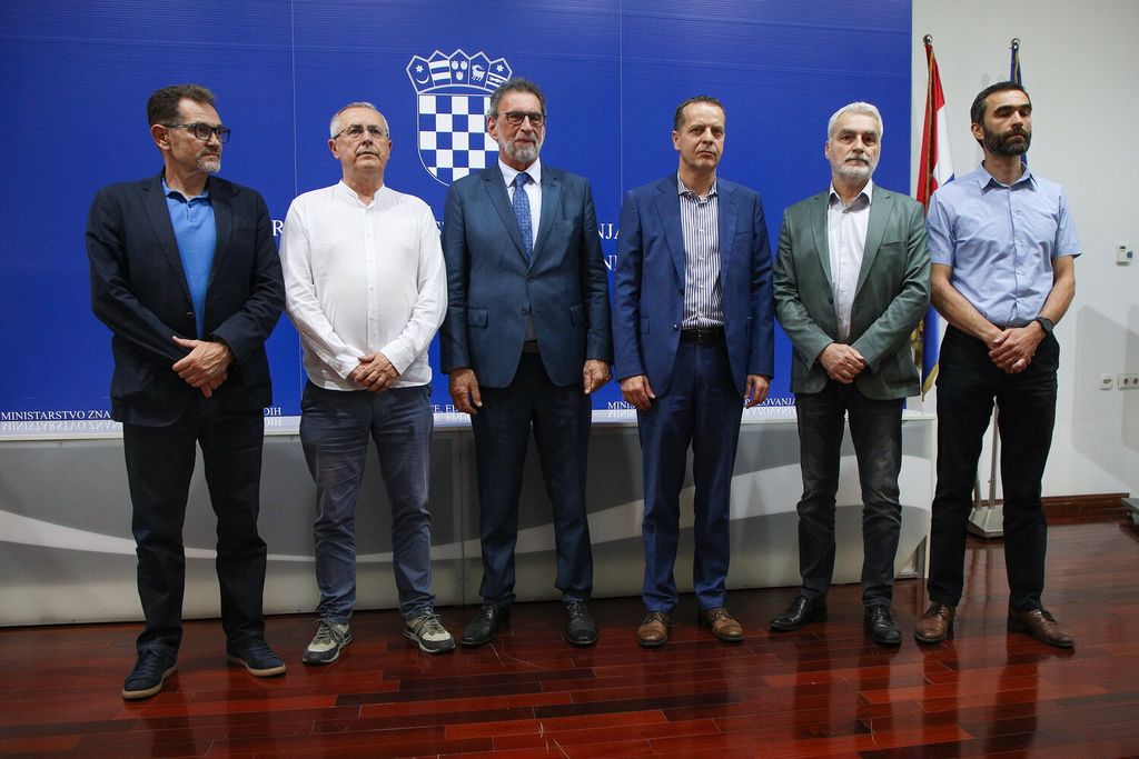Izjava za medije nakon potpisivanja sporazuma MZOM sa sindikatima - 13