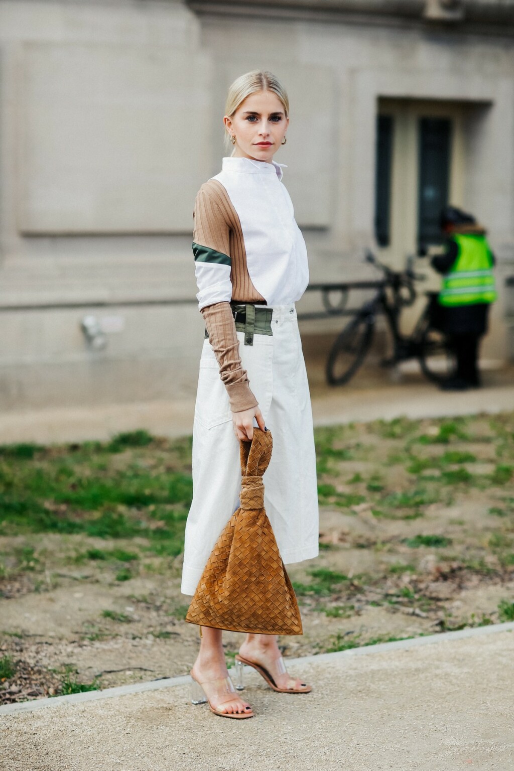 Transparentne natikače u street style izdanju s Tjedna mode