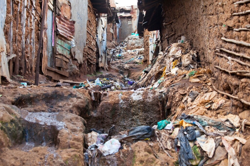 Kibera je prepuna smeća
