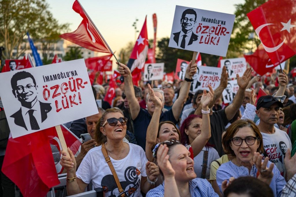 Prosvjedi podrške za Ekrema Imamoglua