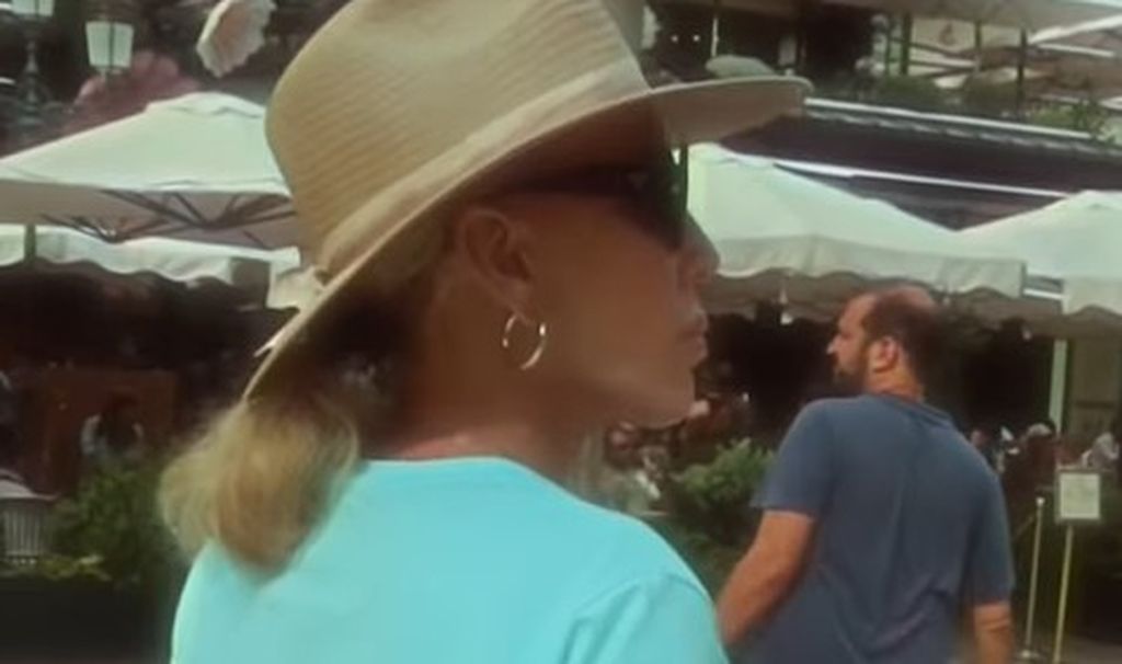 Lepa Brena