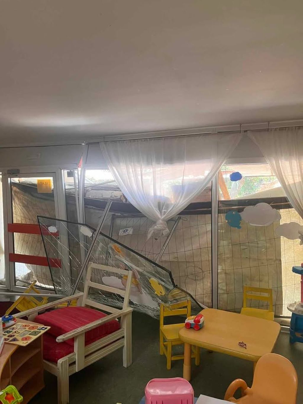 Srušena nadstrešnica u vrtiću u Rijeci - 2