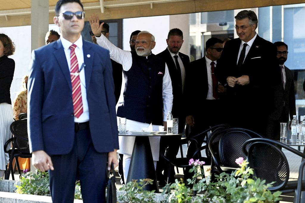 Andrej Plenkovic i Narendra Modi prošetali centrom grada - 15