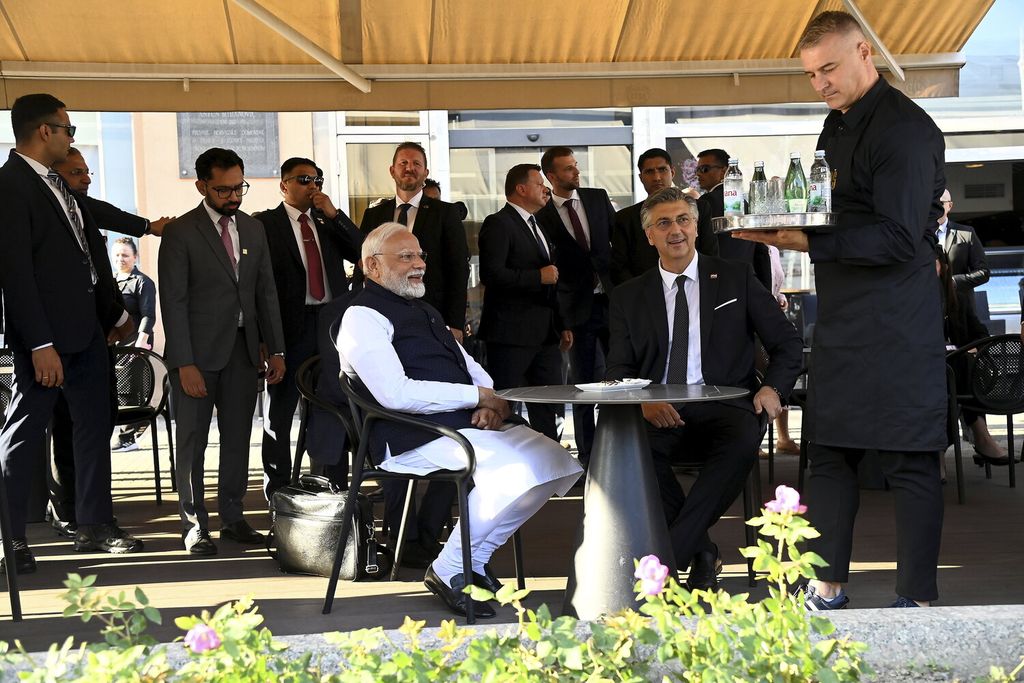 Andrej Plenkovic i Narendra Modi prošetali centrom grada - 15