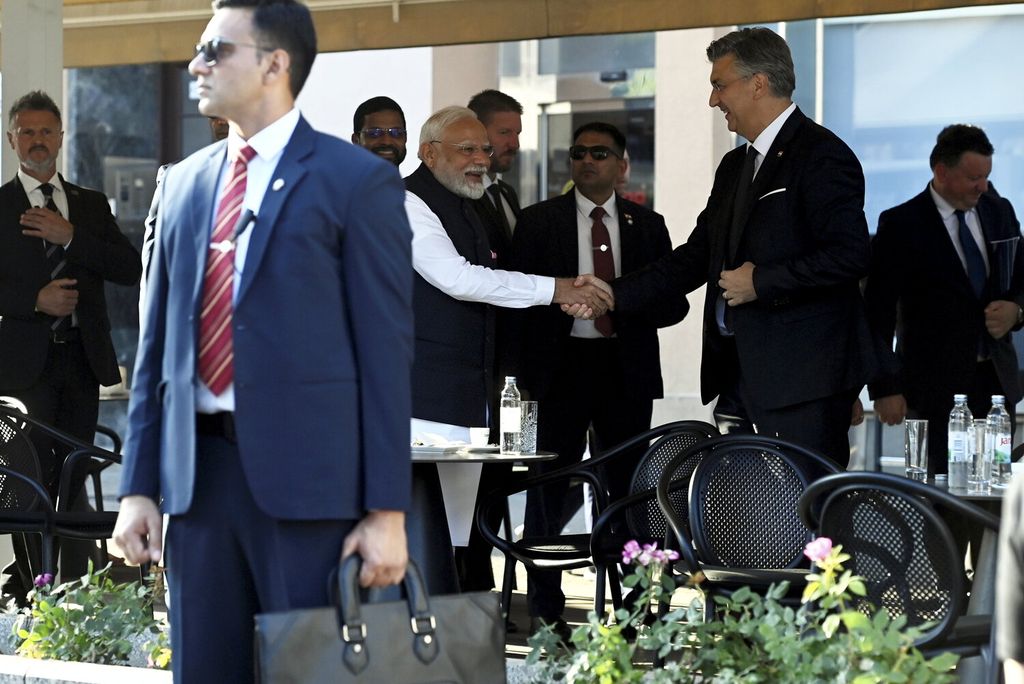 Andrej Plenkovic i Narendra Modi prošetali centrom grada - 15