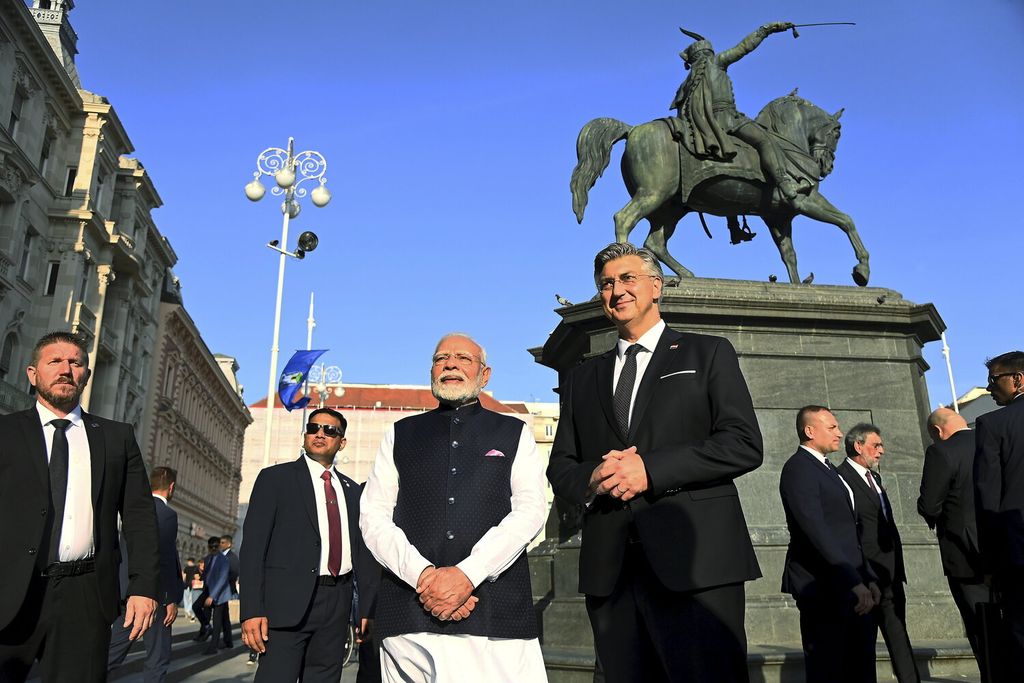 Andrej Plenkovic i Narendra Modi prošetali centrom grada - 15