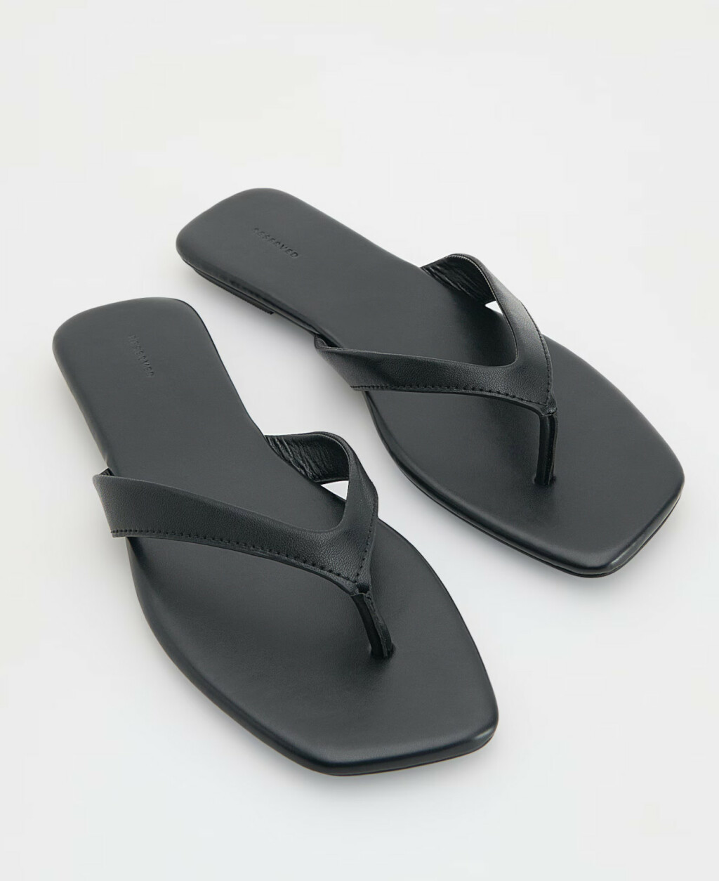 Reserved, 25,99 eura