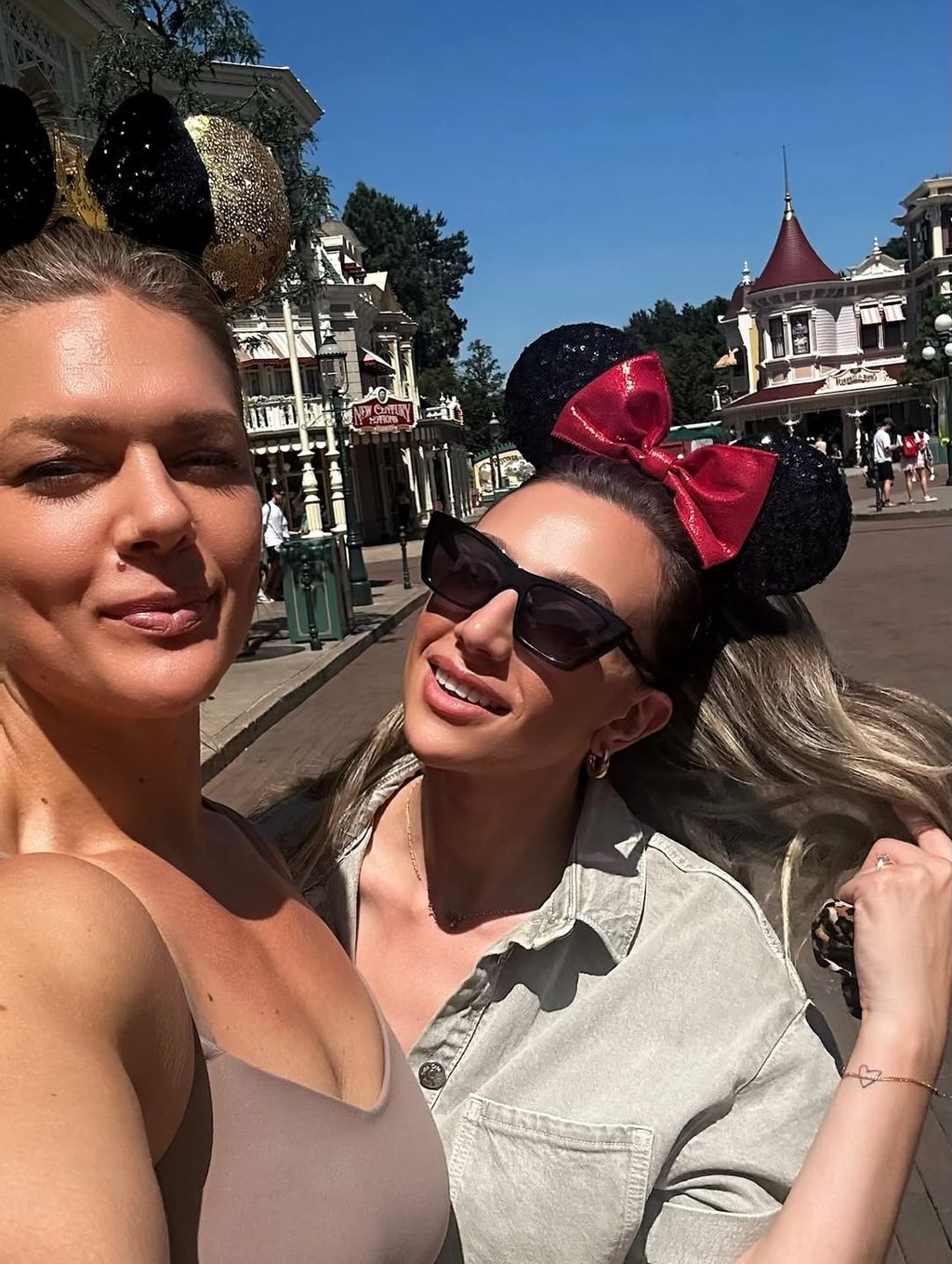 Sandra Elkasević u Disneylandu - 6