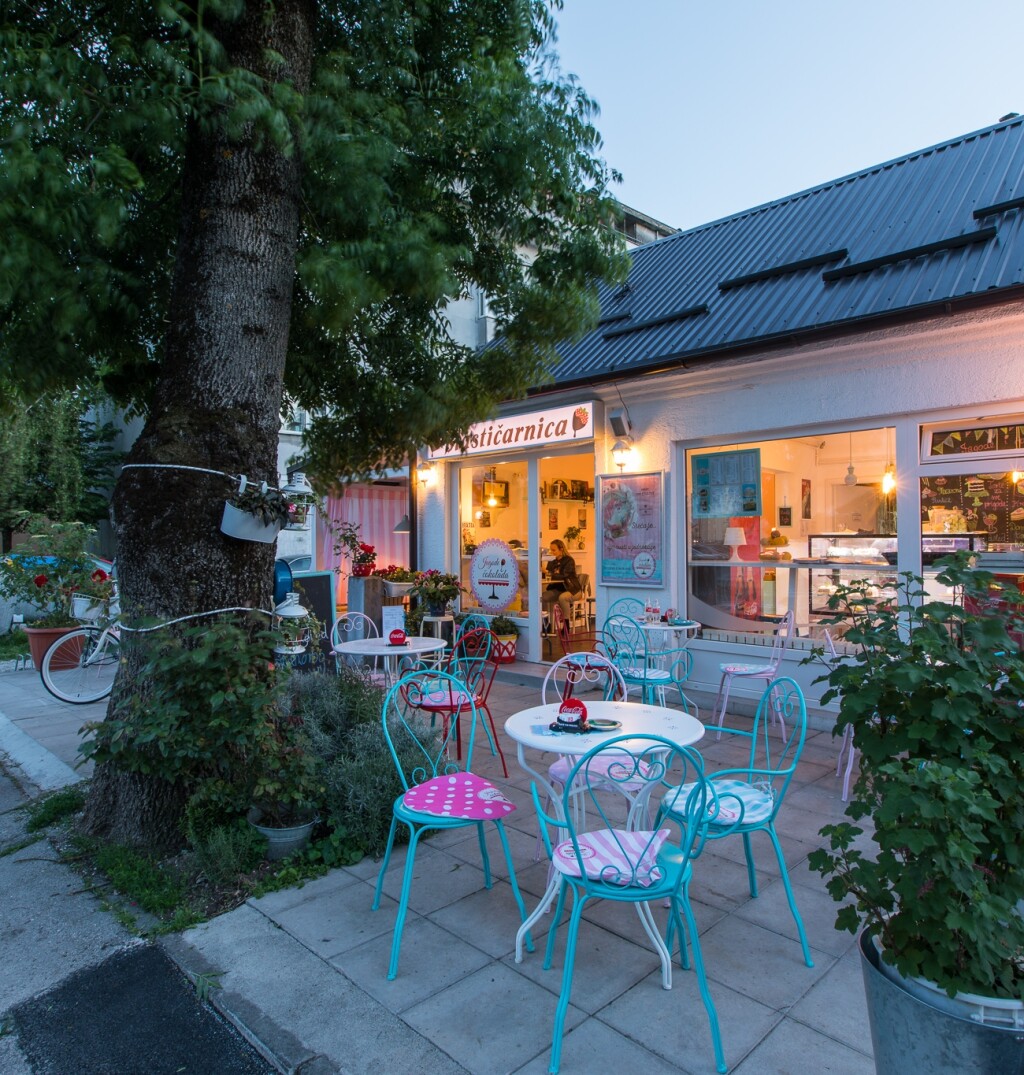 Slastičarnica Jagode i čokolada