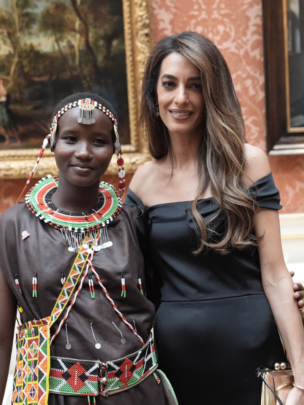 Amal Clooney u Buckinghamskoj palači - 7