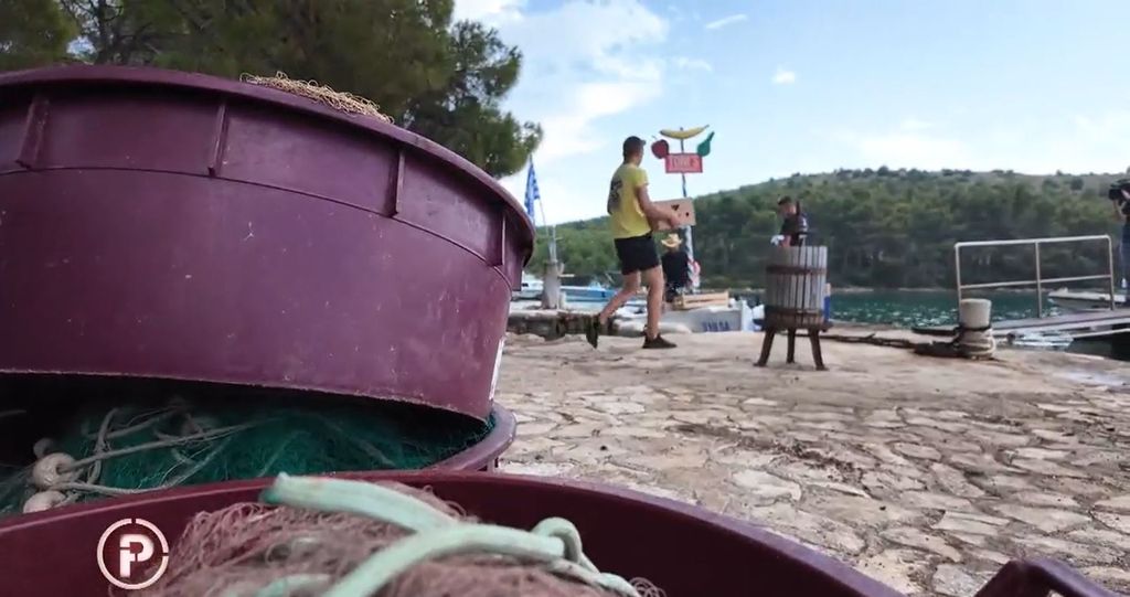 Provjereno: ploveća trgovina - 2
