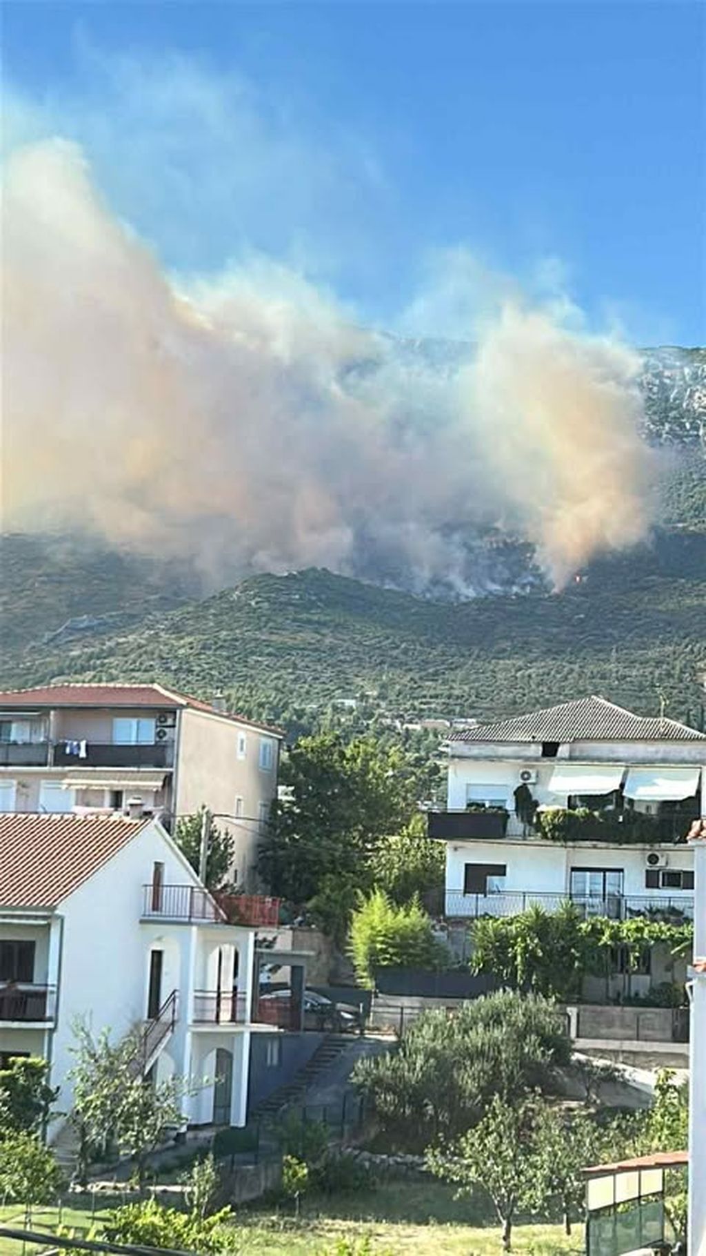 Požar iznad Kaštela