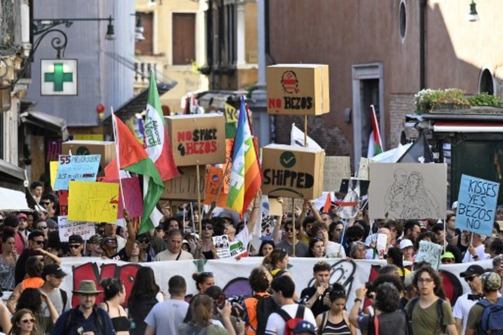 Prosvjedi protiv Bezosa u Veneciji - 1