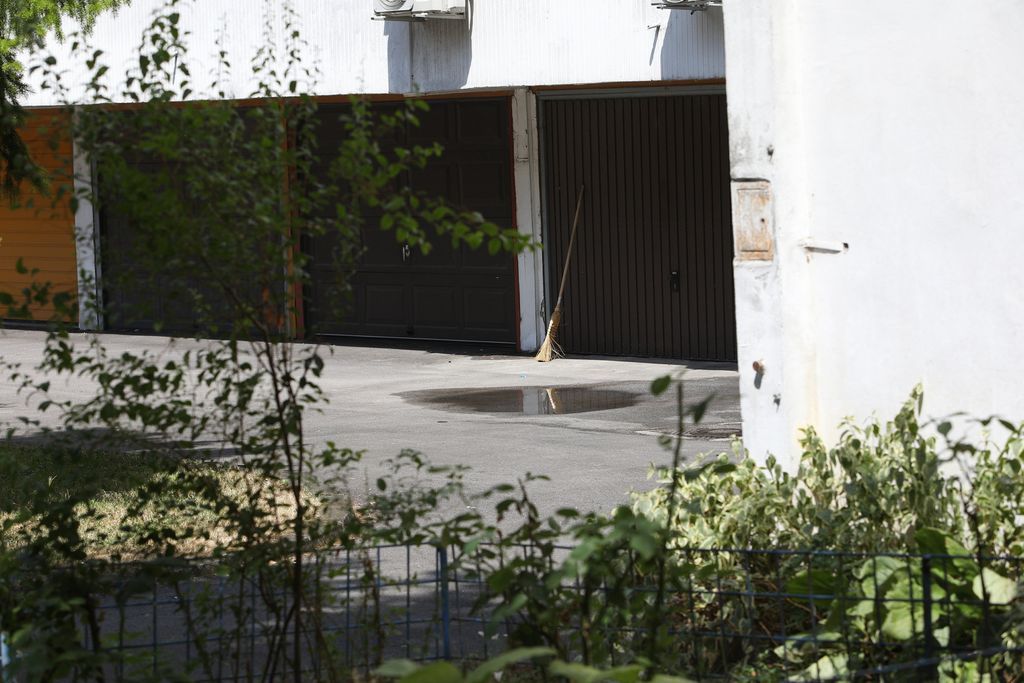 Žena pala s balkona u Prečkom i poginula - 3