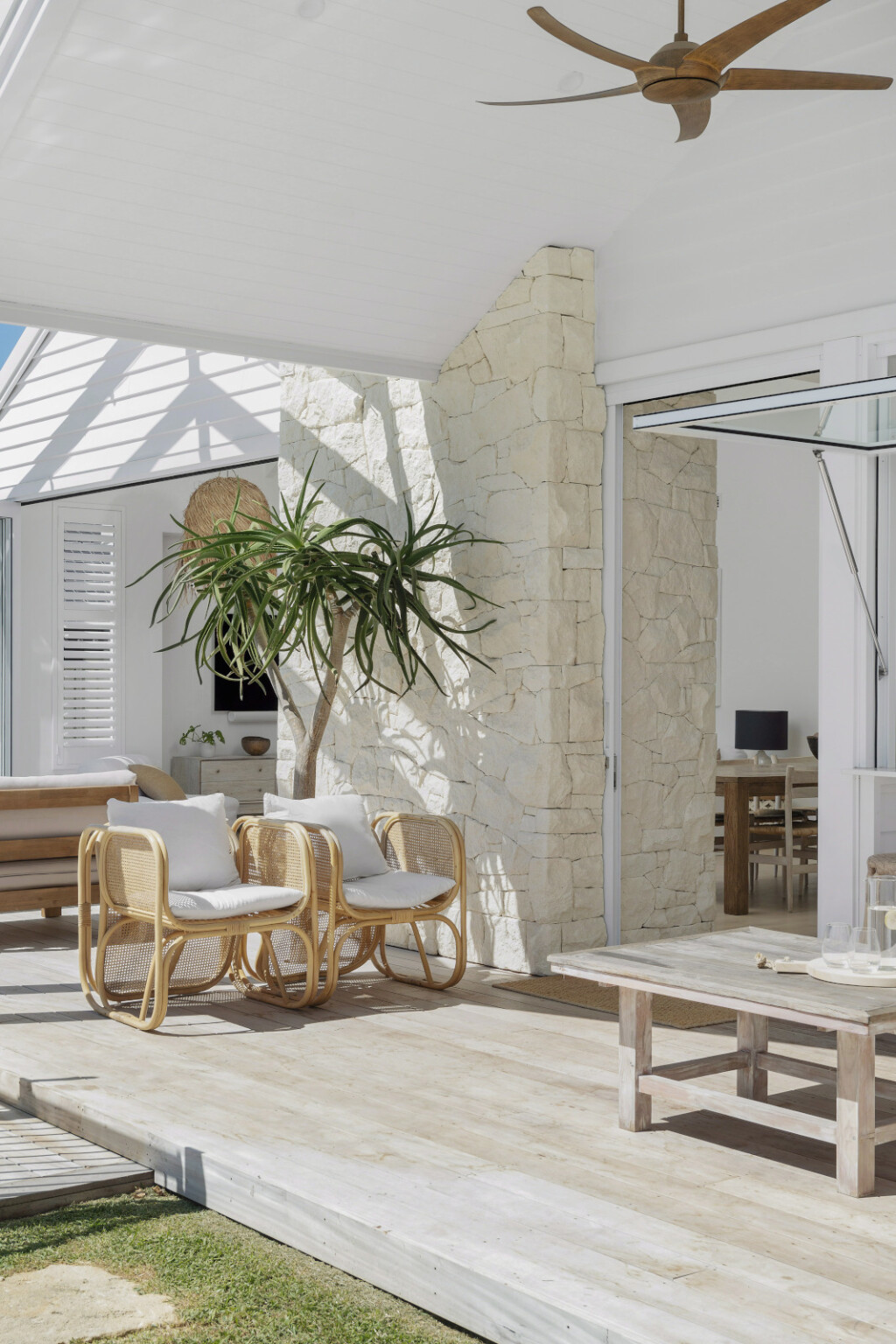 Kuća koje odiše modernim mediteranskim minimalizmom - 7
