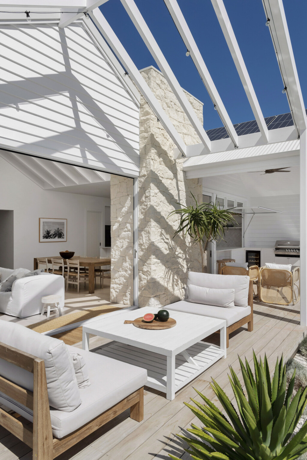 Kuća koje odiše modernim mediteranskim minimalizmom - 10