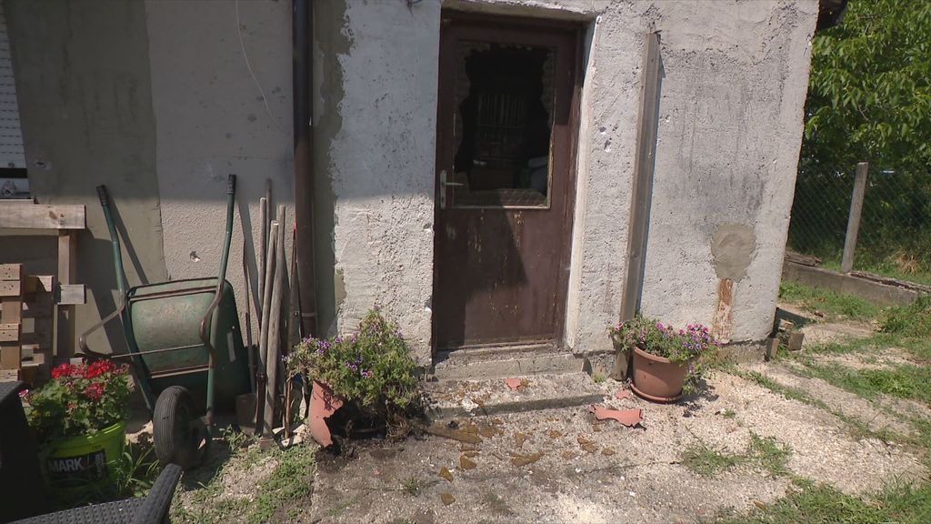 Eksplozivna naprava bačena u dvorište obiteljske kuće - 2